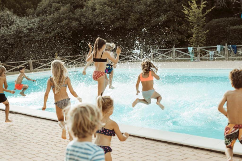 Etang Vallier Resort Brossac Exterior foto