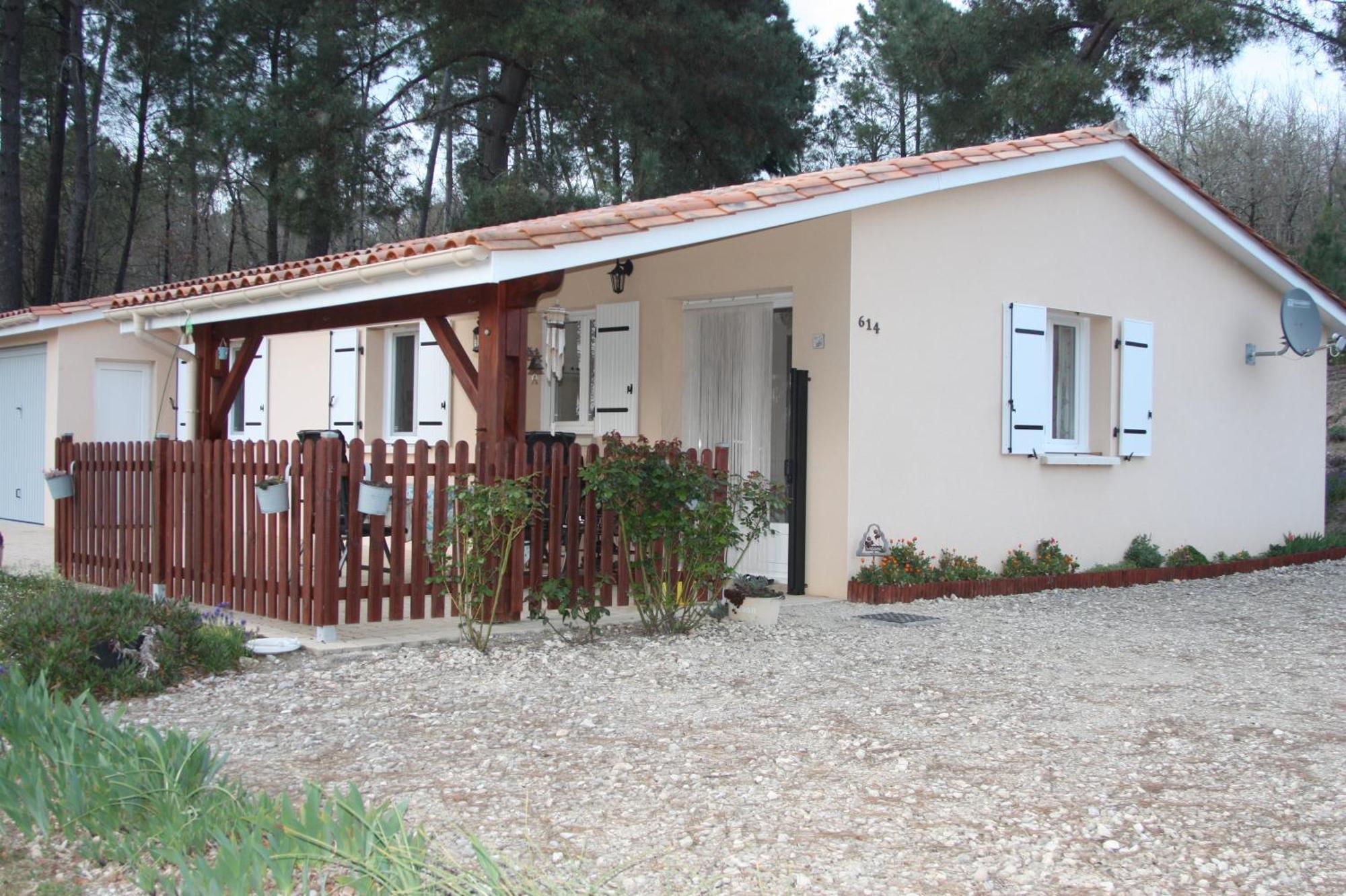 Etang Vallier Resort Brossac Exterior foto