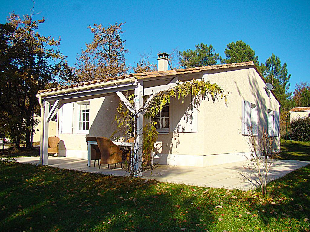 Etang Vallier Resort Brossac Quarto foto