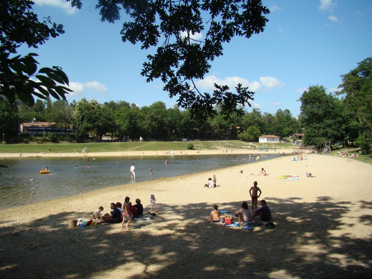 Etang Vallier Resort Brossac Exterior foto